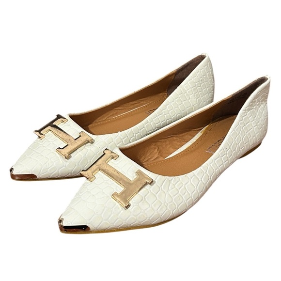 Women’s Off White Croc-Embossed Faux Leather Flats with “H” Gold Accent Sz 6.5 - Picture 1 of 12